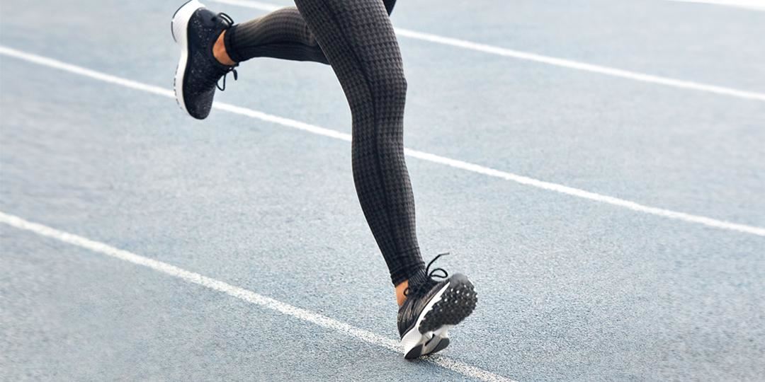 下一代奔驰EQS全新外观设计搭载半辐方向盘+线控转向技术(图1)